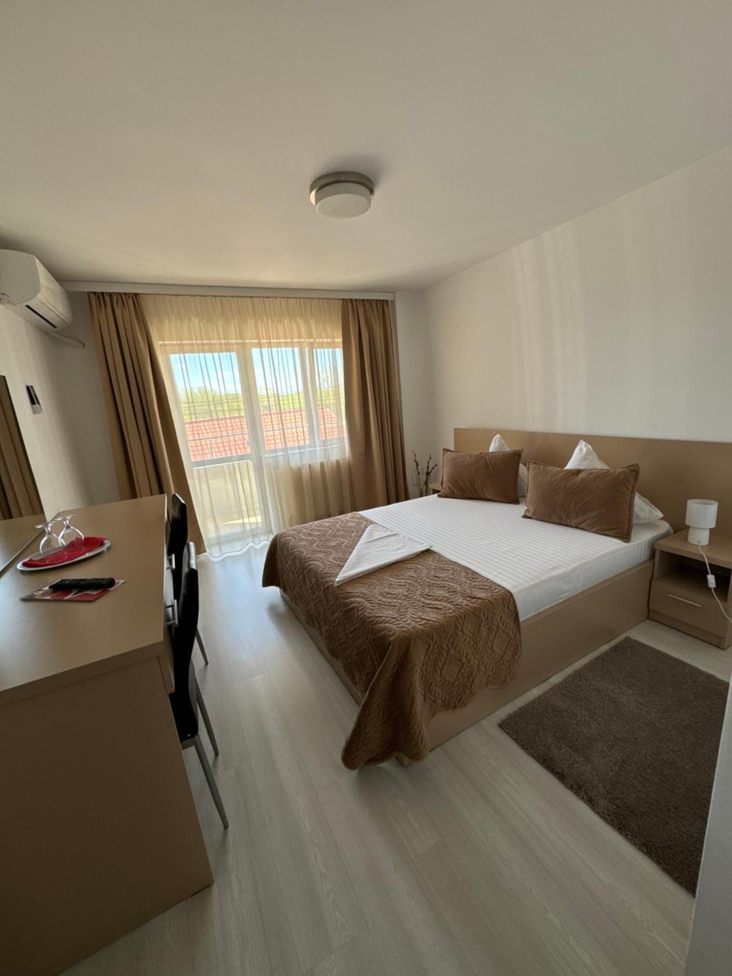 Fast Airport Accomodation Otopeni Esterno foto
