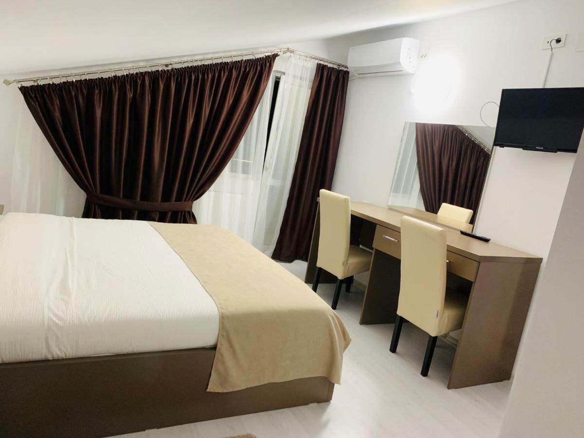 Fast Airport Accomodation Otopeni Esterno foto